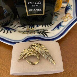 Vintage Gold Leaf Swirl Brooch Made in Taiwan